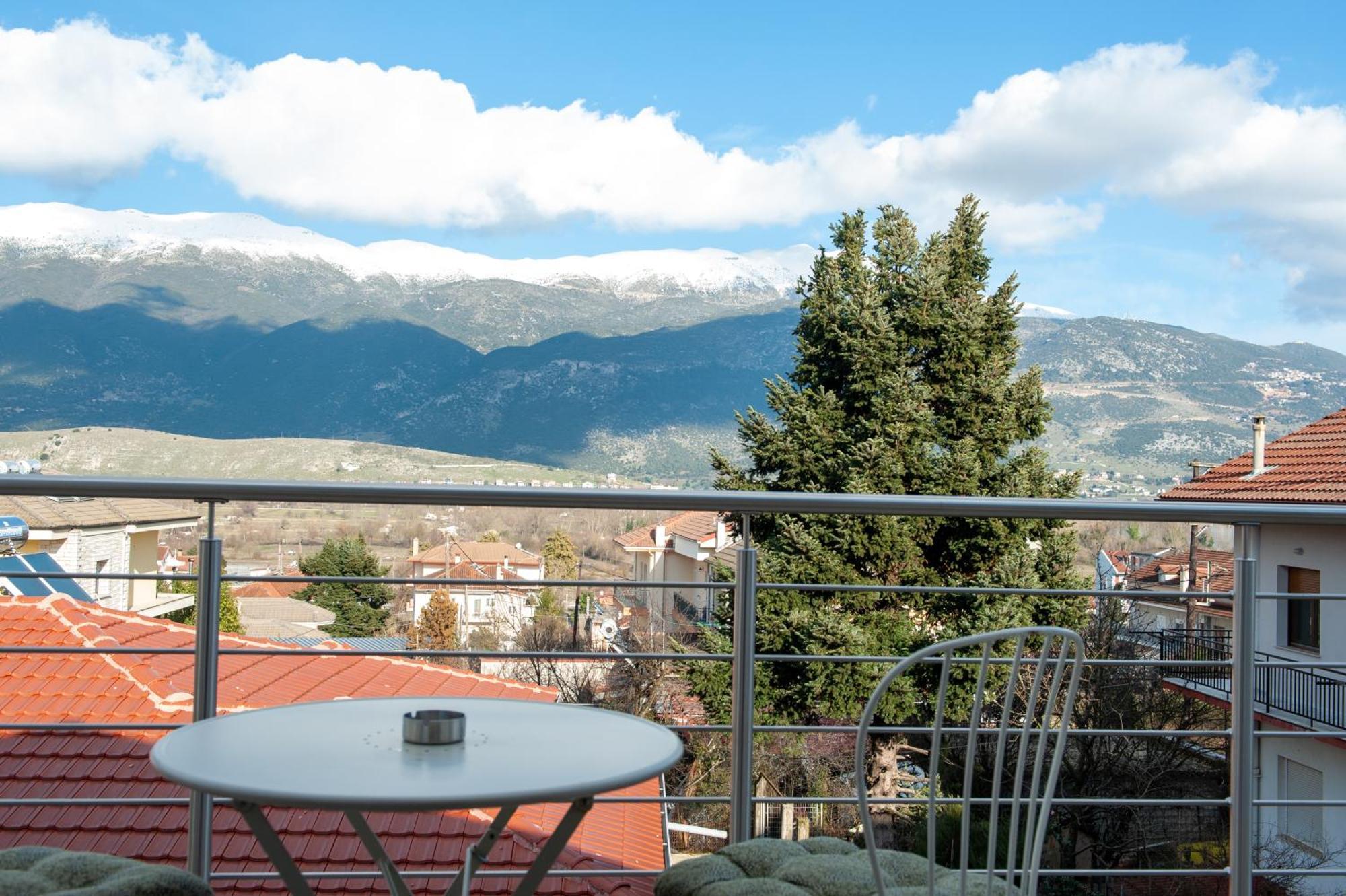 Lovely Guesthouse - 58M2 Mountain View Ioannina Exterior photo